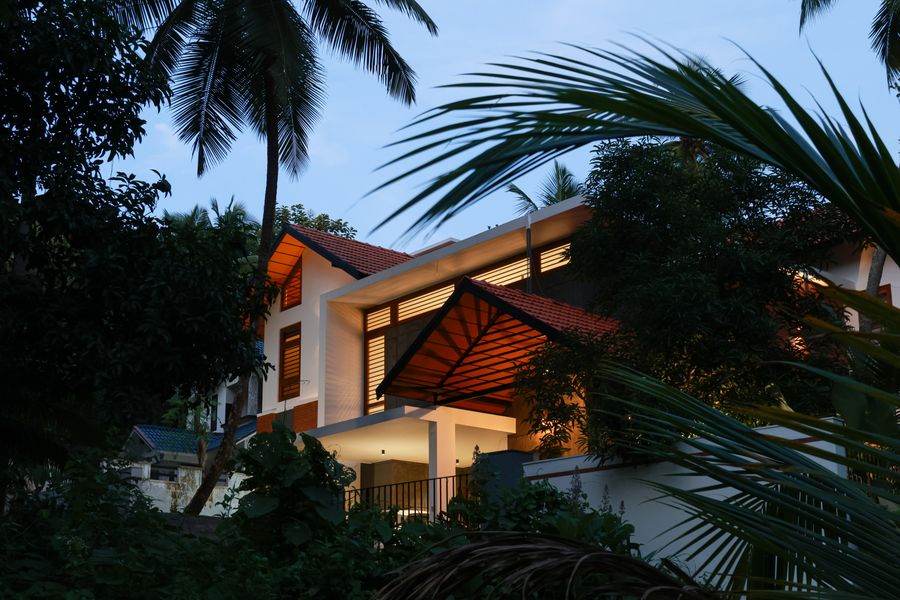 Muhammedkutty — Exterior at Dusk, Valluvambram, Kerala