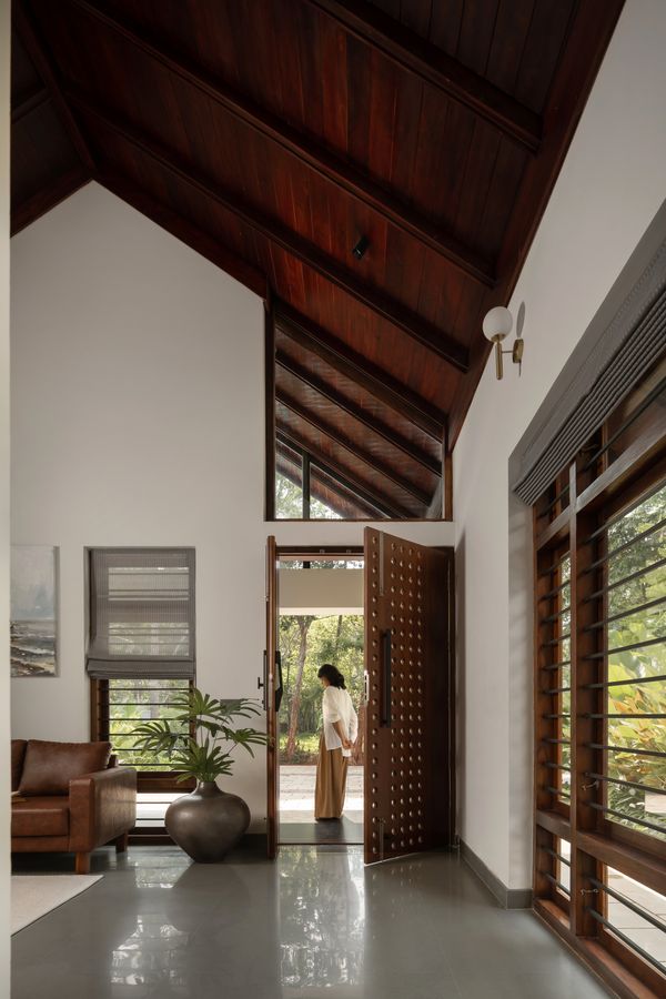 Zakariya — Entrance Foyer, Calicut, Kerala